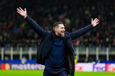 مدرب فينورد: المباراة عبرت عن شخصية الفريق.. وفخور بما حققناه